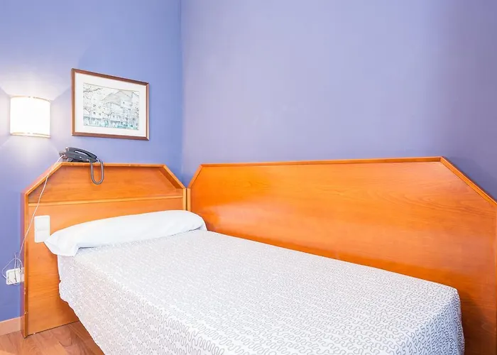 Cortes Rambla ホテル 3*